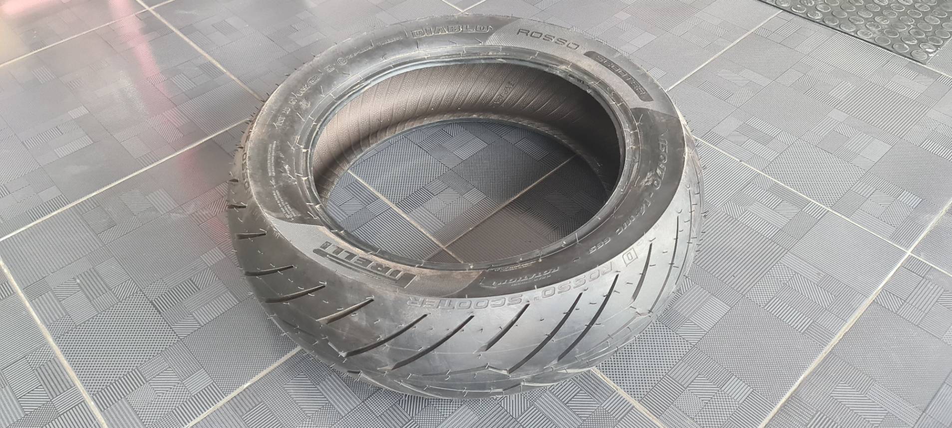 ยาง Pirelli Angel-Rosso Scooter Xmax / Forza