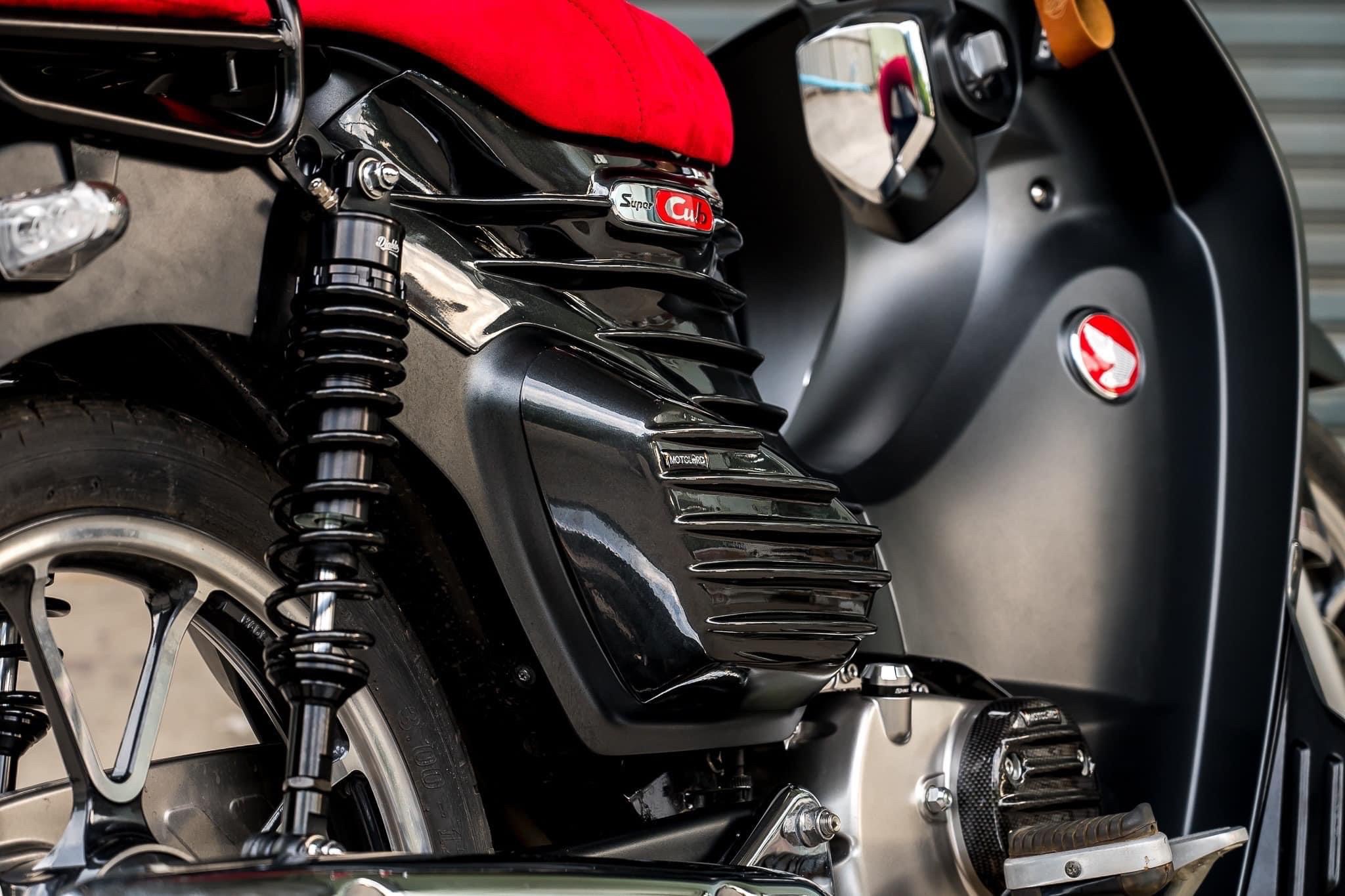 ครอบข้างใต้เบาะ C125 MotolordD Under cover seat side fairing C125 ราคา2650฿