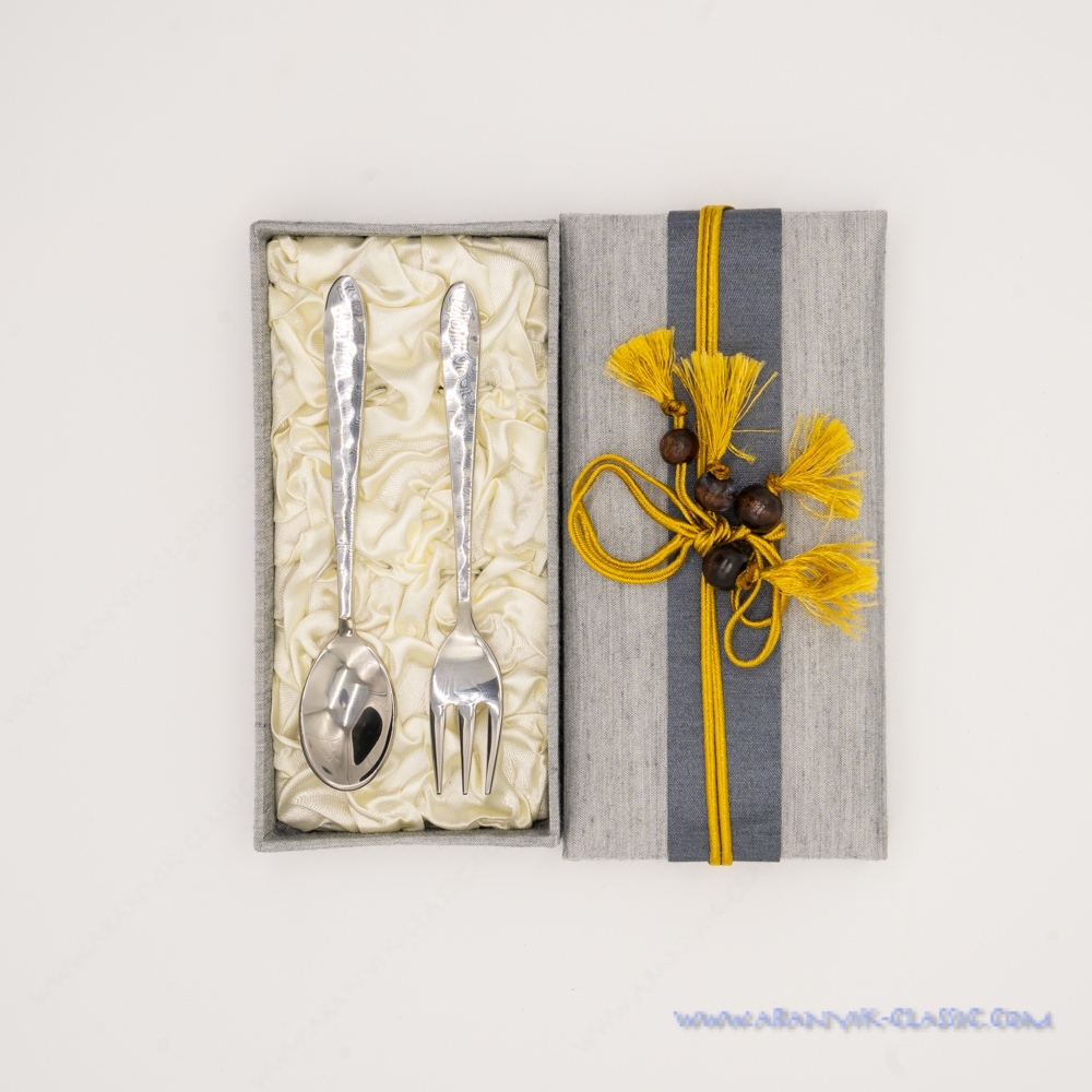 ชุดช้อนกาแฟส้อมผลไม้ ใส่กล่อง ลานนา