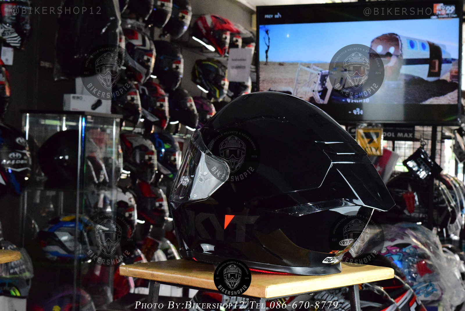 หมวกกันน็อคKYT Model R2R สีดำเงา