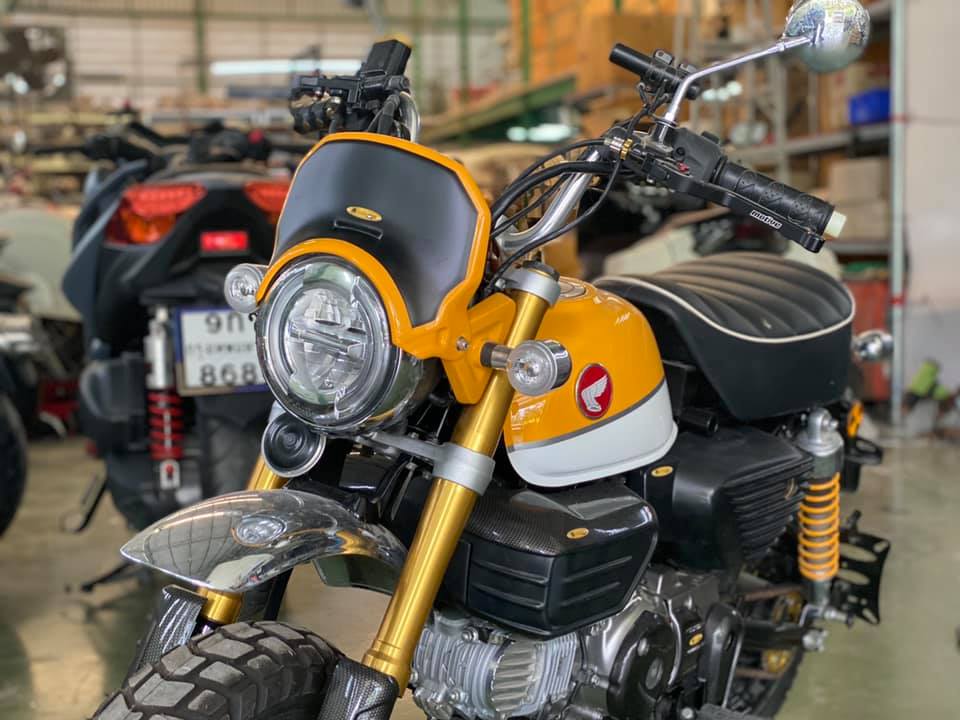 ชิวหน้า monQeyking MONKEY 125 มีสีเหลือง ดำ แดง น้ำเงิน ราคา1300