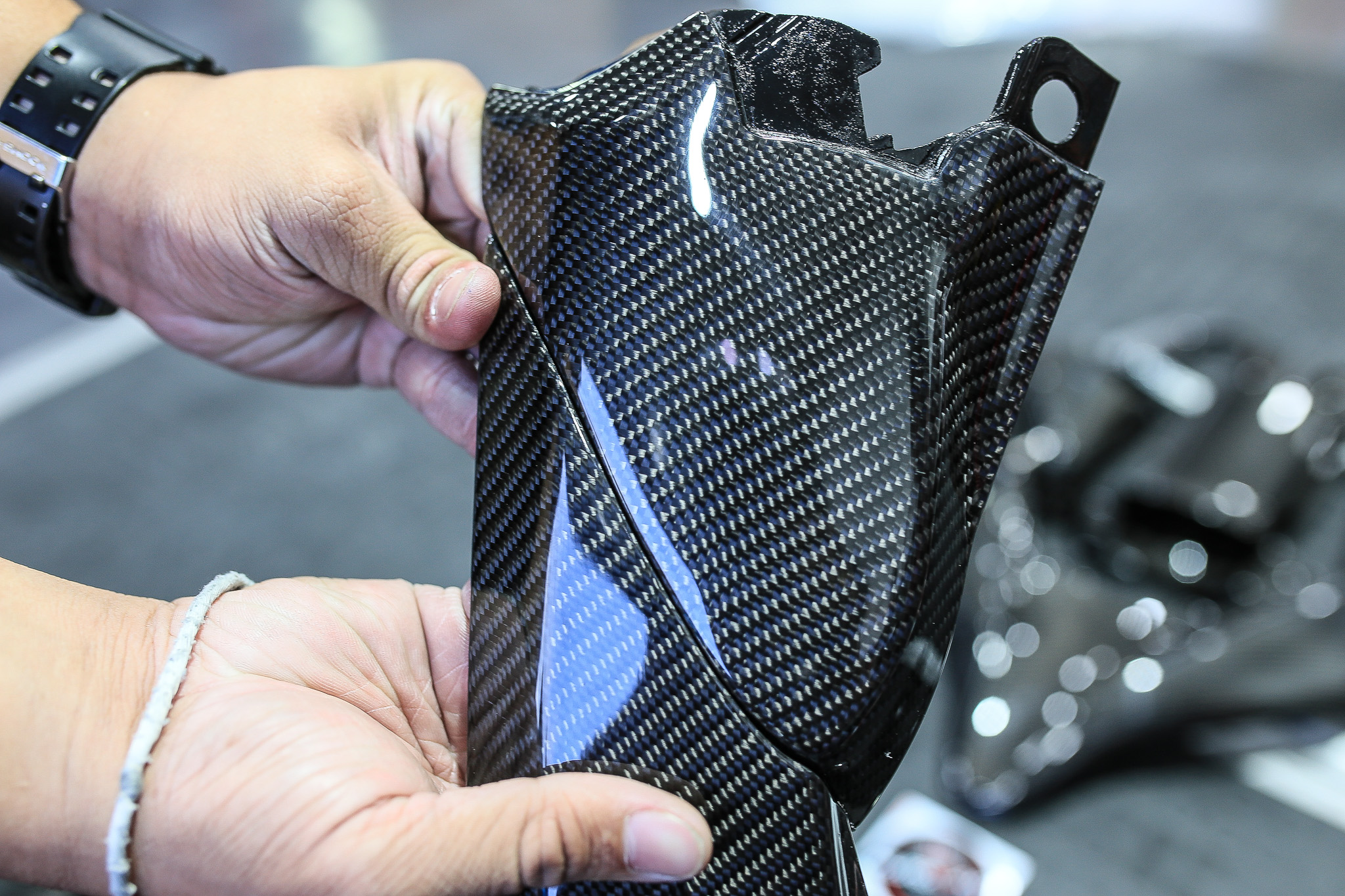 ตัวอุดกระจกเครฟล่าแท้งานเข้ารูป FORZA 350 ราคา2050