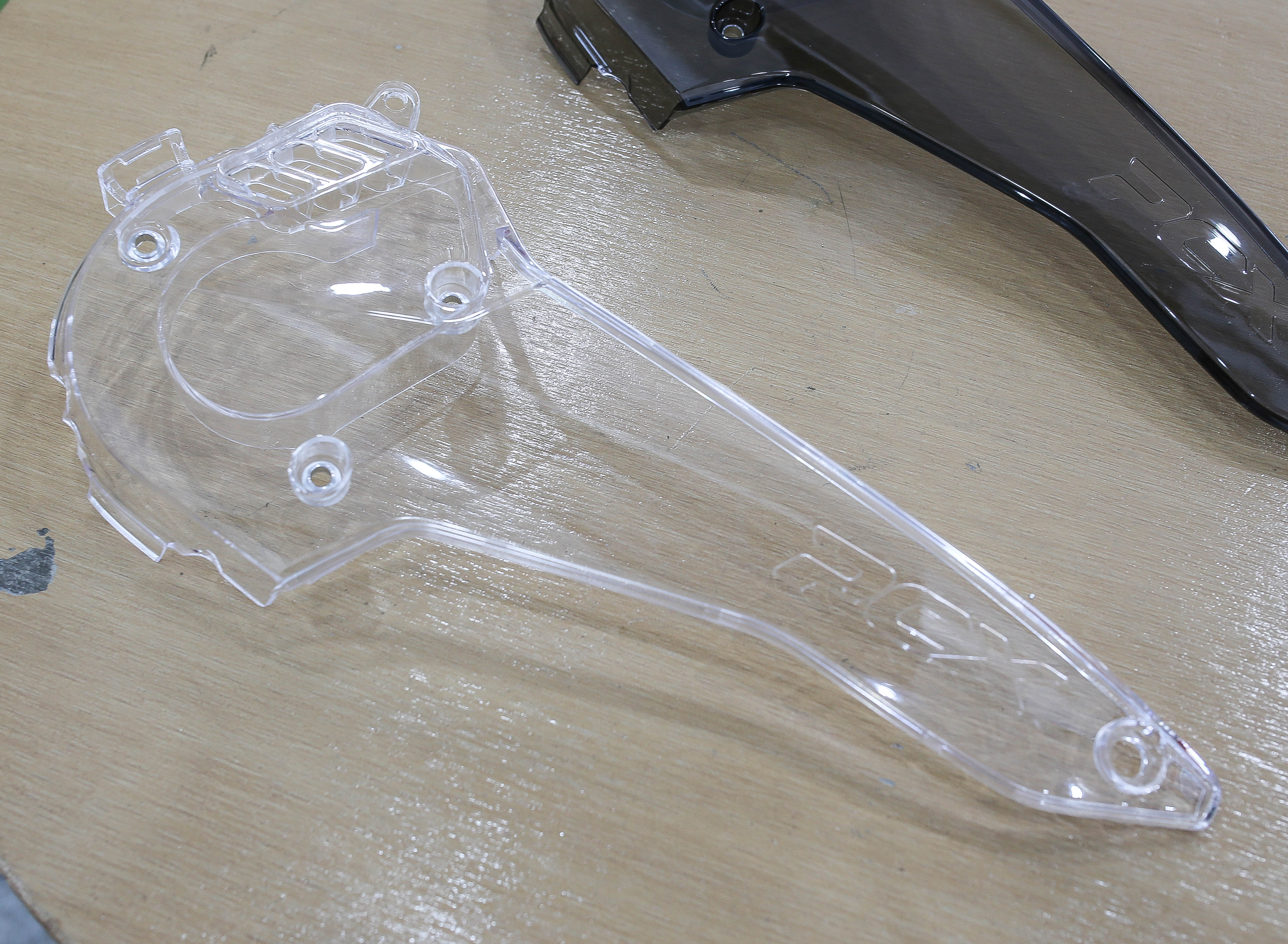 ฝาครอบสายพาน Honda PCX160 มีสีใส / สโม๊ค