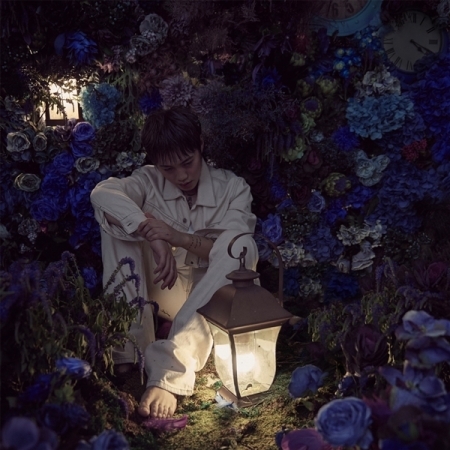 [PRE-ORDER] BLOO - 1st EP Album "BLOO IN WONDERLAND"