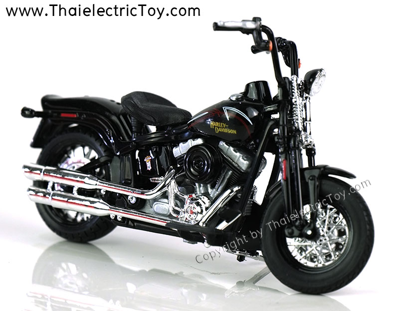 โมเดลมอเตอร์ไซค์ Harley Davidson รุ่น FLSTSB Cross Bones ปี 2008 ขนาด 1:18 พร้อมฐานวางสวยงาม