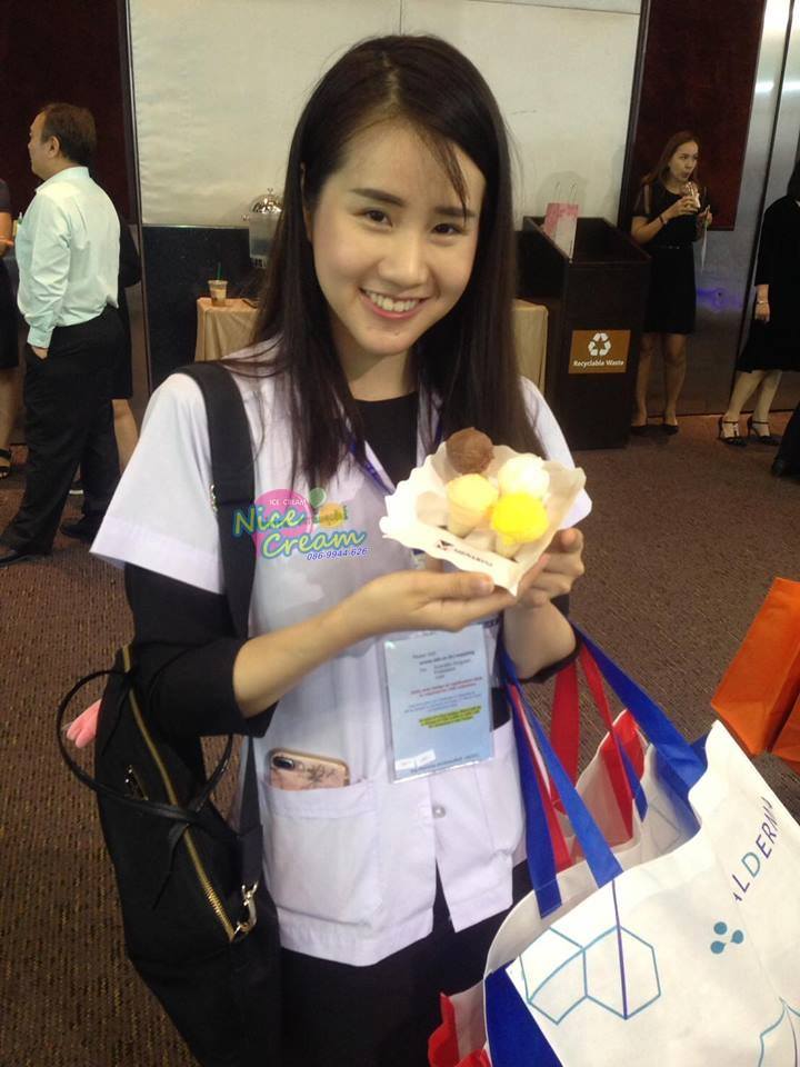 NICE CREAM ร่วมแจกไอศครีมใน การประชุมใหญ่สามัญประจำปี 2561 ครั้งที่ 43 งานสมาคมแพทย์ผิวหนังแห่ง @ Centara Grand & Bangkok Convention Centre at CentralWorld, 22nd Floor, Bangkok, Thailand วันที่ 21 - 23 มีนาคม 2561