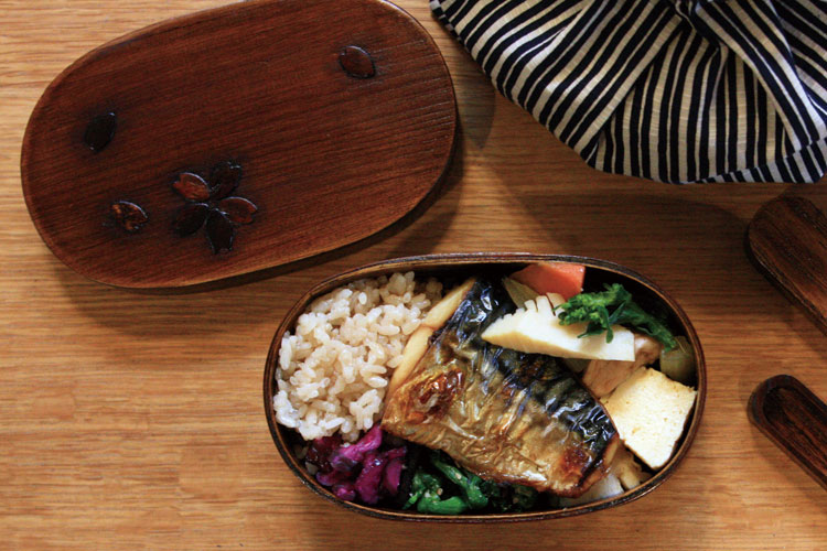 Oval Lacquered Bending magewappa Cherry Blossom Pattern bento box กล่องข้าวญี่ปุ่นทรงรี สีไม้คลาสสิค 1 ชั้น ลายดอกซากุระ