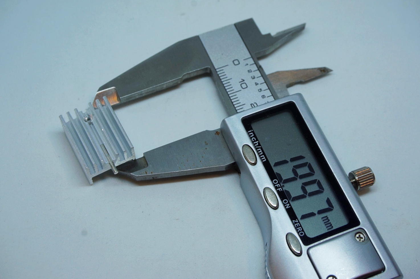 แผ่นระบายความร้อนสำหรับทรานซิสเตอร์