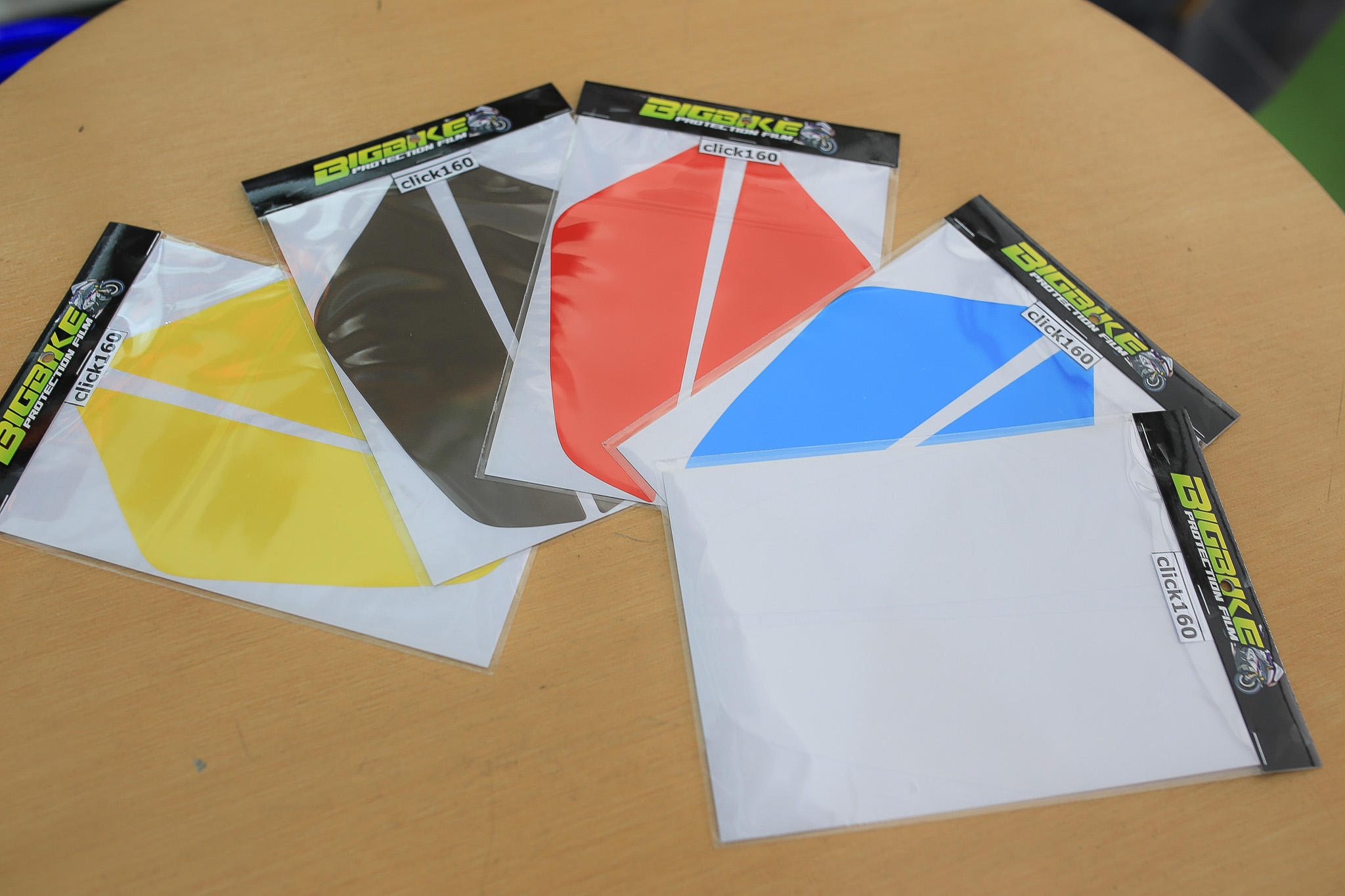 ฟิล์มไฟหน้า click 160 มีสีชา ฟ้า น้ำเงิน แดง เหลือง ใส ราคา120