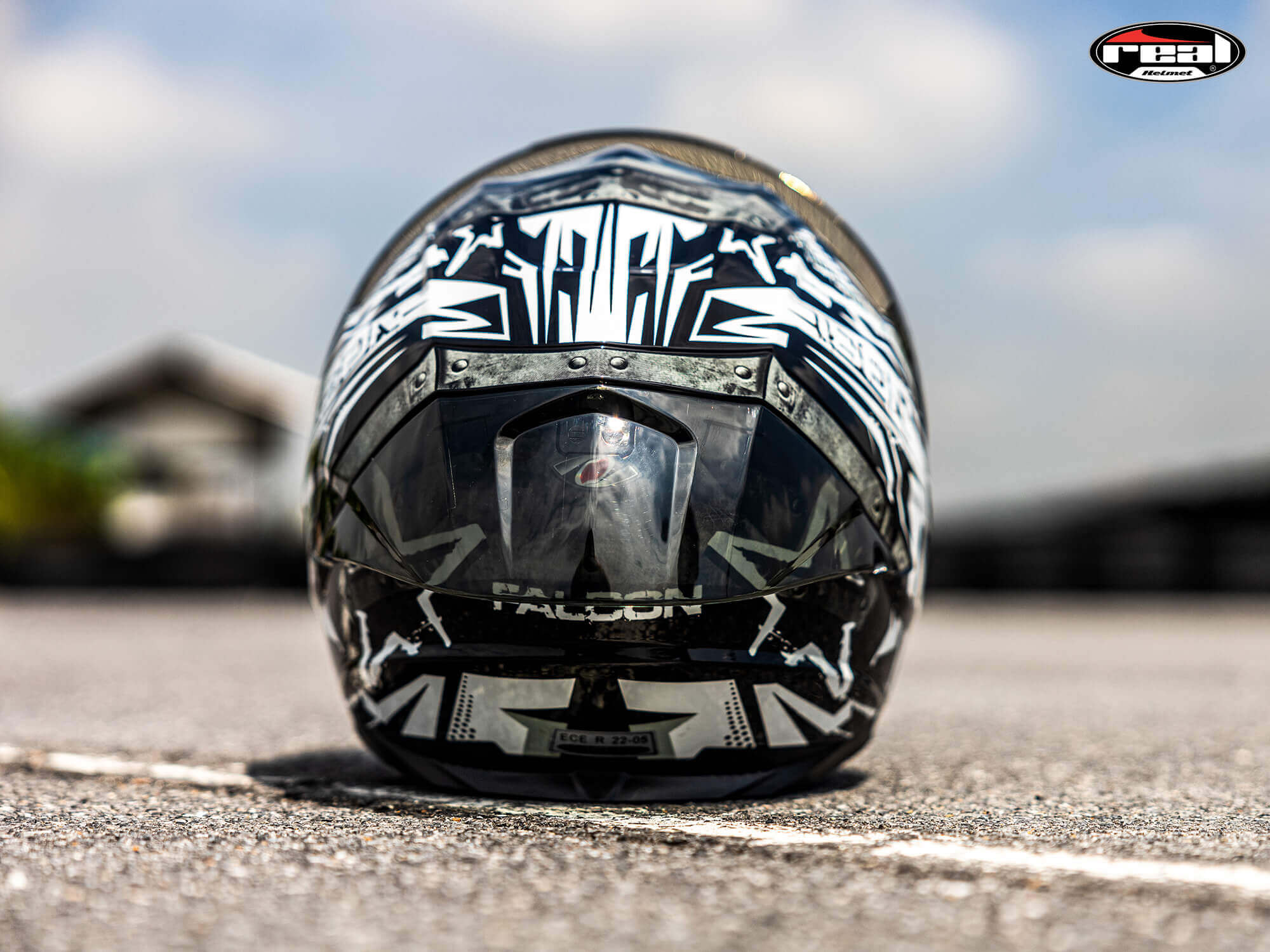 หมวกกันน็อค REAL รุ่น Falcon ลาย ICON สี ขาว-ดำ