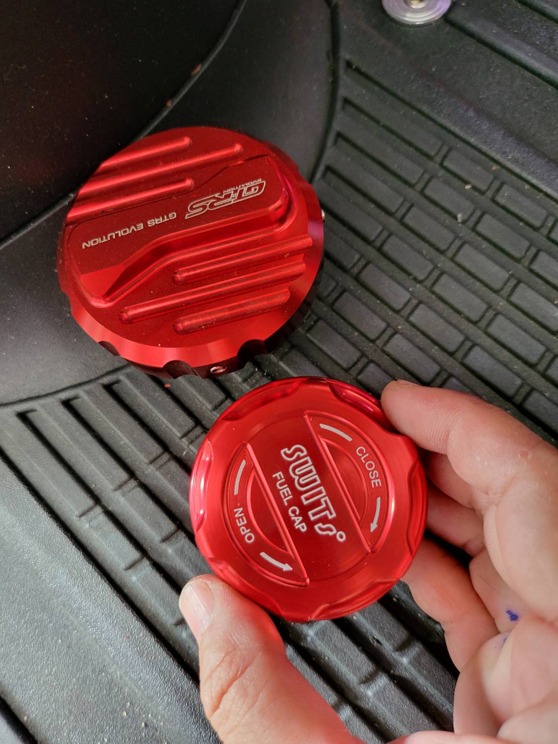 ฝาถังน้ำมัน SWITS ใส่ทุกรุ่น สี แดง น้ำเงืน ม่วง เขียว