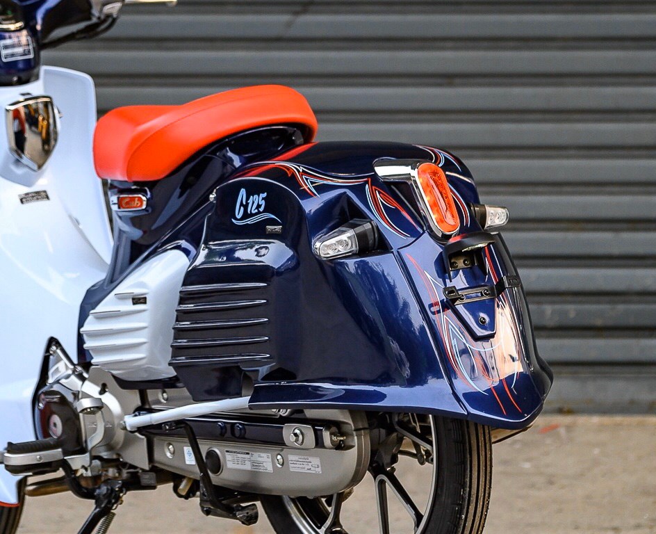 ชุดกระโปรงท้าย MotoLordD HONDA C125 ราคา 6900