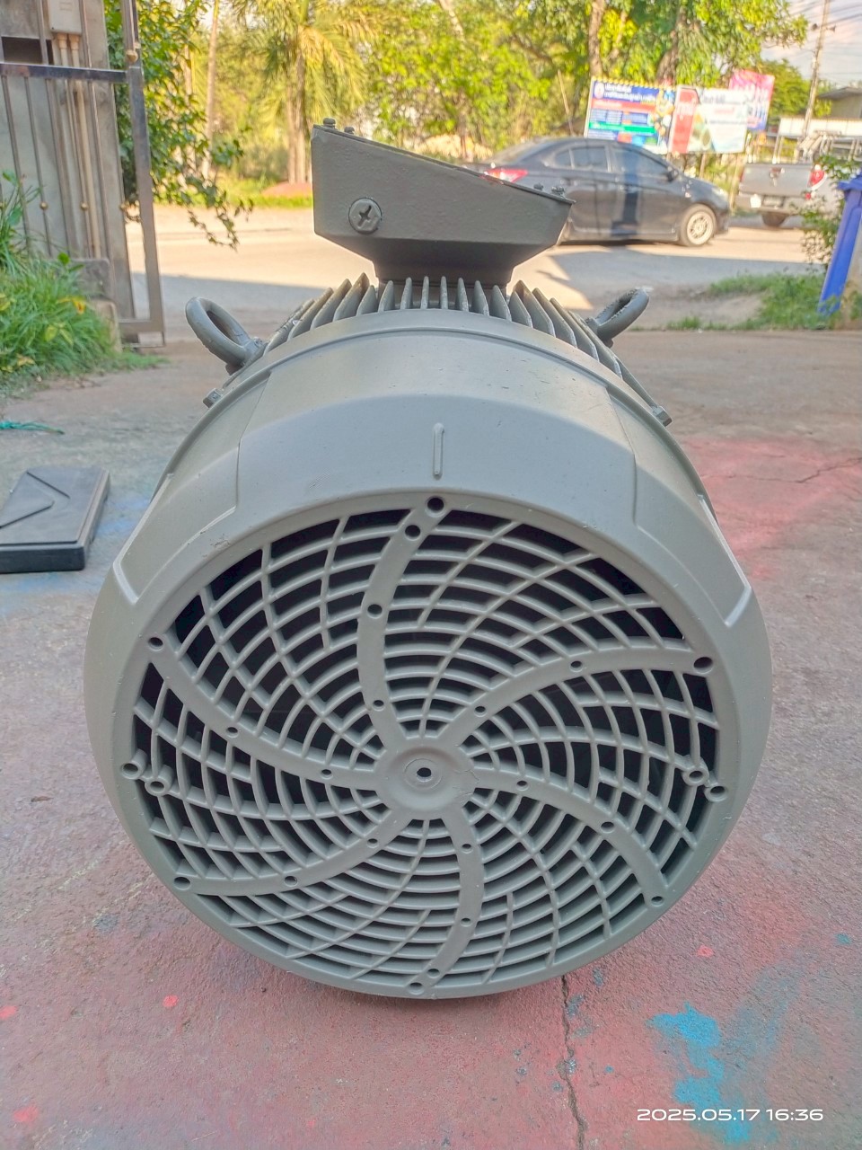 มอเตอร์ SIEMENS ขนาด 30 แรง ใช้ไฟสามเฟส 380V ความเร็วรอบ 1485 รอบต่อนาที เพลา 48 มม. ขดลวดเดิมๆ สภาพดี เก็บสี เปลี่ยนลูกปืนใหม่