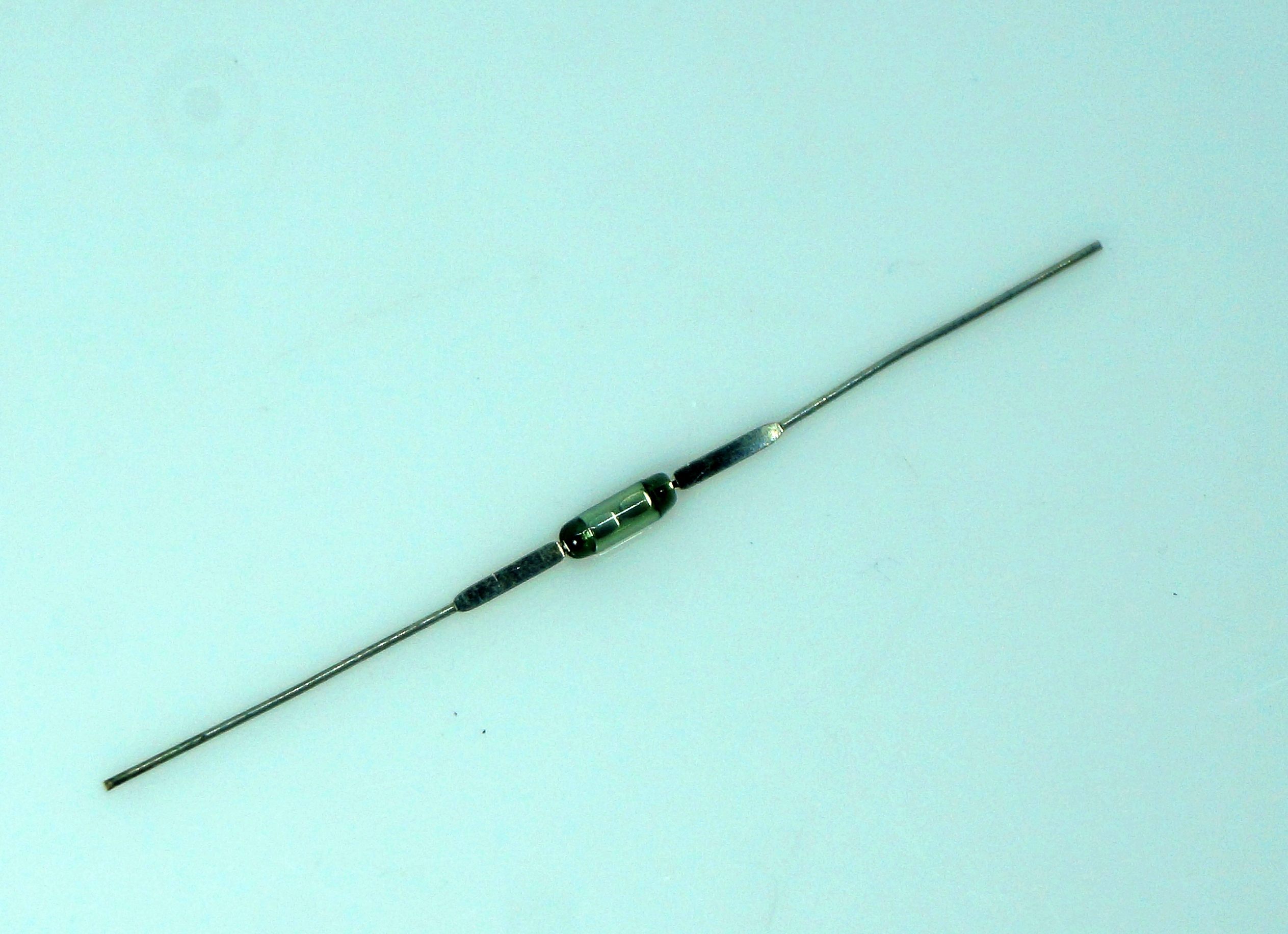 Normally Open Reed switch 1.8x5 mm