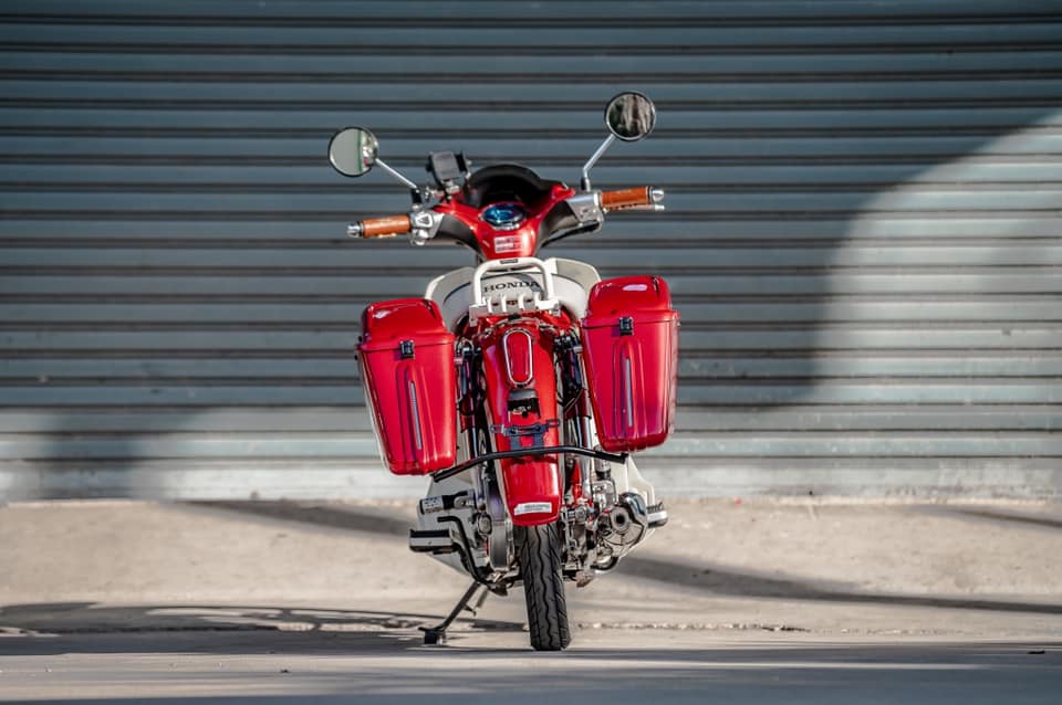 กระเป๋าซ้ายขวา AsurA HONDA C125 มีสีตามตัวรถราคา7900