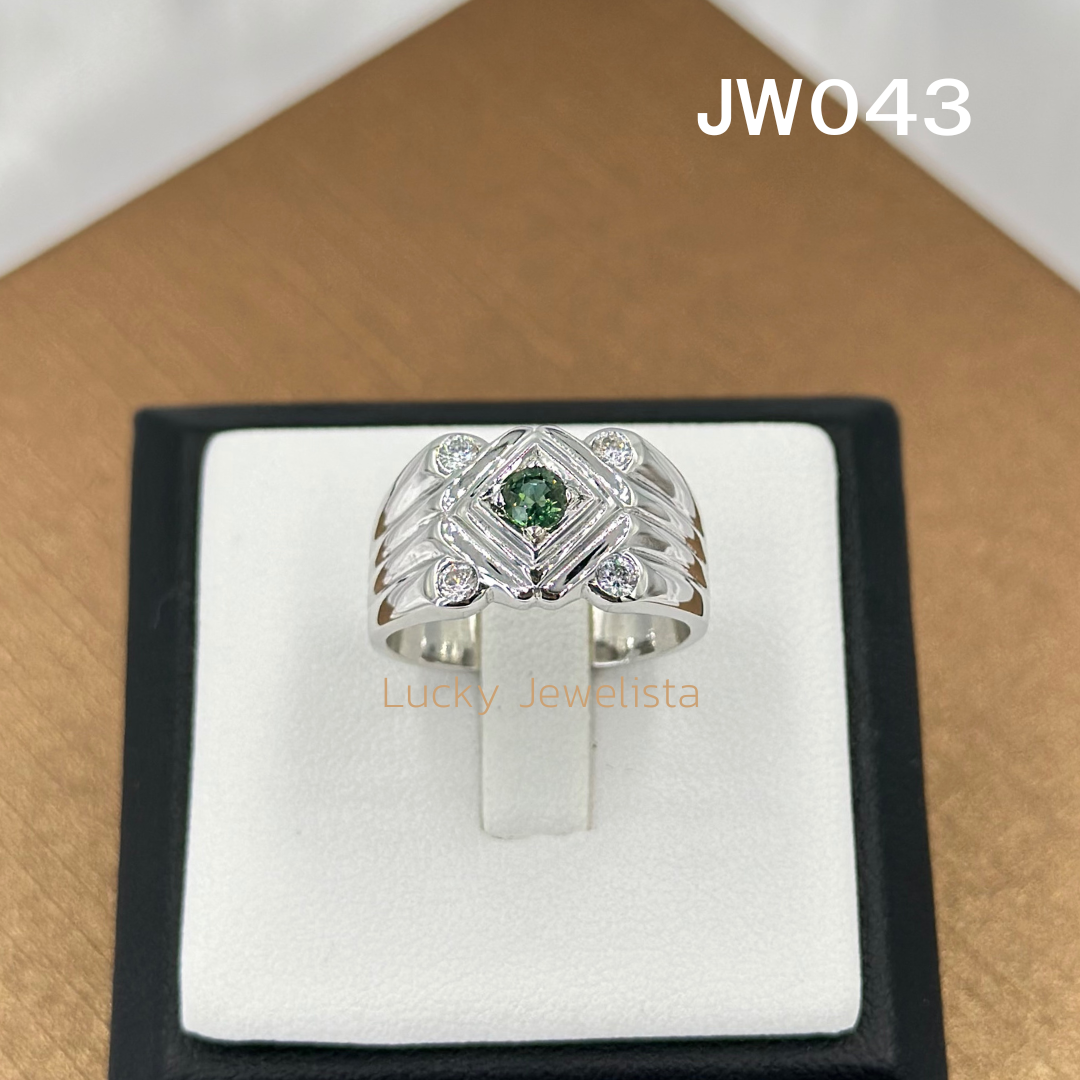 แหวนพลอยเขียวส่อง บางกะจะ Green sapphire ทรงกลม ไฟเพชร 30 ตังค์ เรือนเงิน 925 ชุบทองคำขาว 1