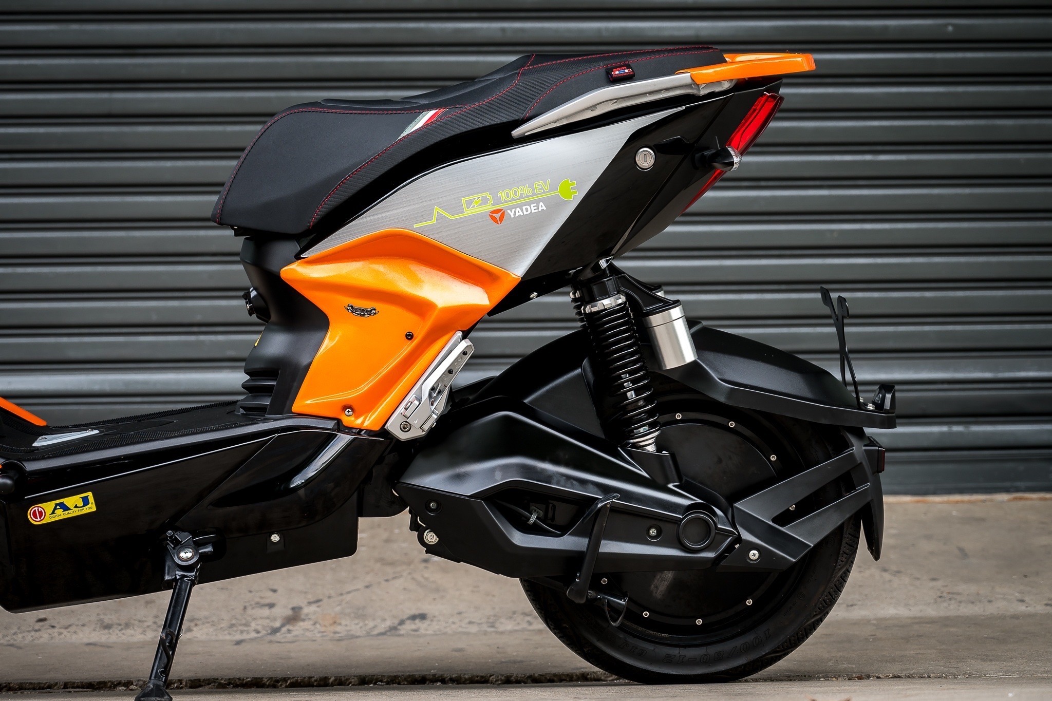 ชุดแต่งมอเตอร์ไซด์ไฟฟ้าAJ Z3 1.ชิวหน้า Windshield Z3 890฿ 2.ครอบ อกซ้าย/ขวา Front cover side fairing Z3 1700฿ 3.ครอบเฟรม Chassis cowl Z3 1350฿ 4.ครอบบังโคลนหน้า Front fender cover Z3 1400 5.ครอบแฟริ่งข้าง Under cover side fairing Z3 1400฿ 6.ครอบมือจับท้าย