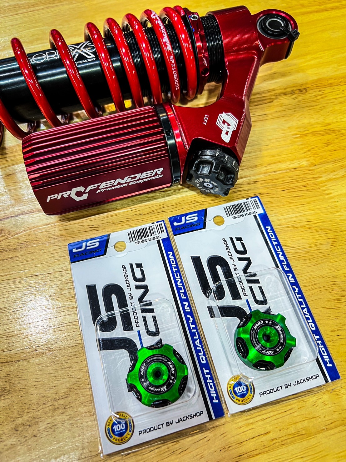 เม็ดปรับคอมเพรสชั่นแบบแต่ง JS racing สำหรับโช๊ค Profender เท่านั้น ตรงรุ่น งานอลูมิเนียมชิ้นงาน 2 สี สำหรับสายซิ่ง ใส่แทนของเดิมได้เลย ไม่ต้องดัดแปลง