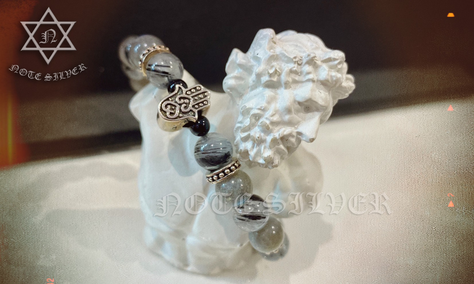 สร้อยข้อมือหินลาบลาดอไลต์สลับไหมดำ ชาร์มมือพระเจ้า Sterling Silver 925 NSBL2495