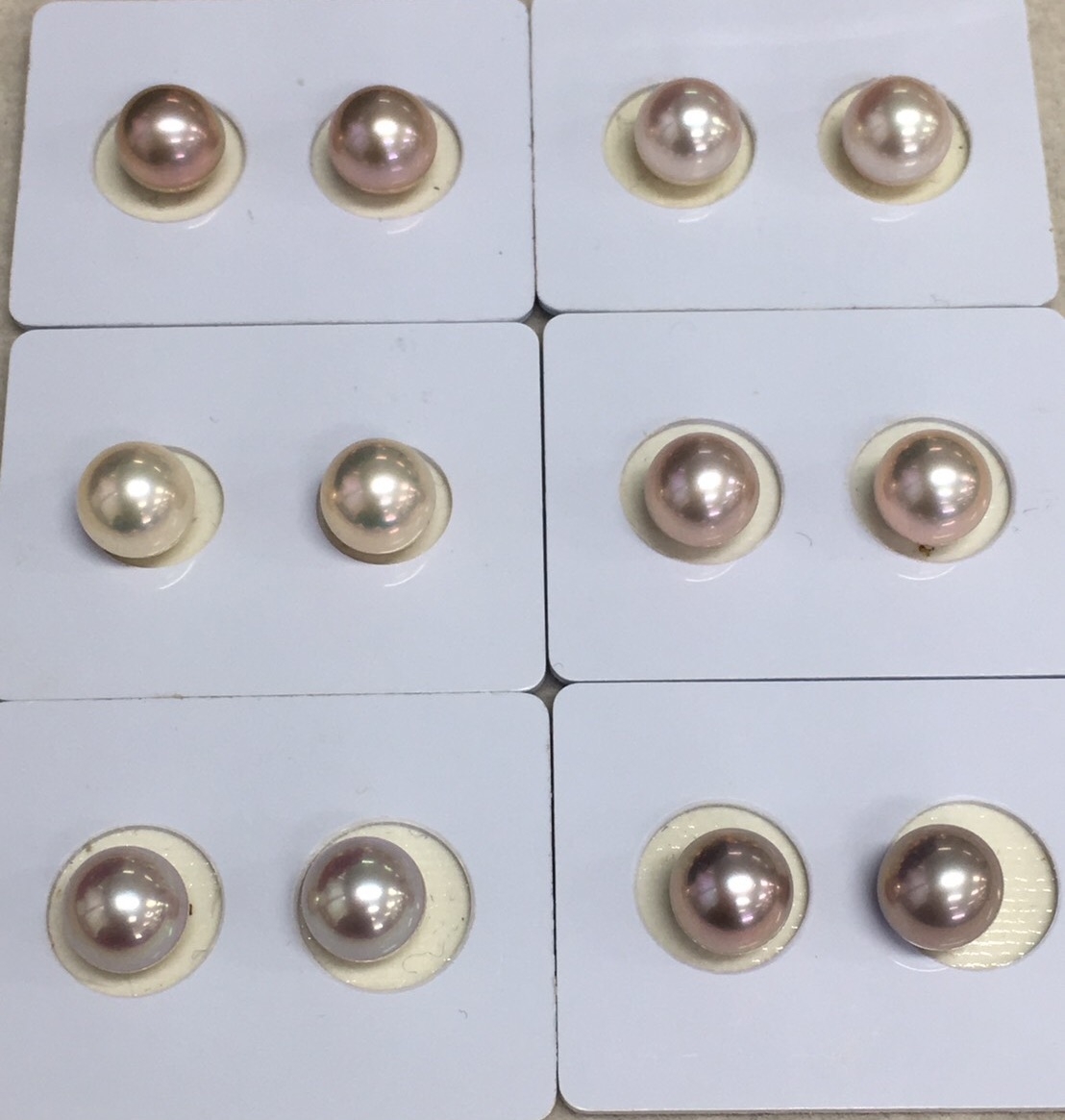 ไข่มุกน้ำจืด ขนาด 8-8.5 มิล กลม สีเหลือบ เม็ดละ 1200