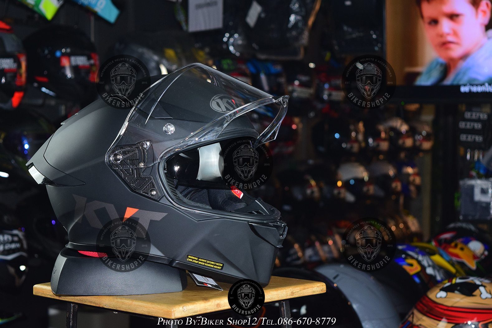 หมวกกันน็อคKYT Model R2R สีดำด้าน