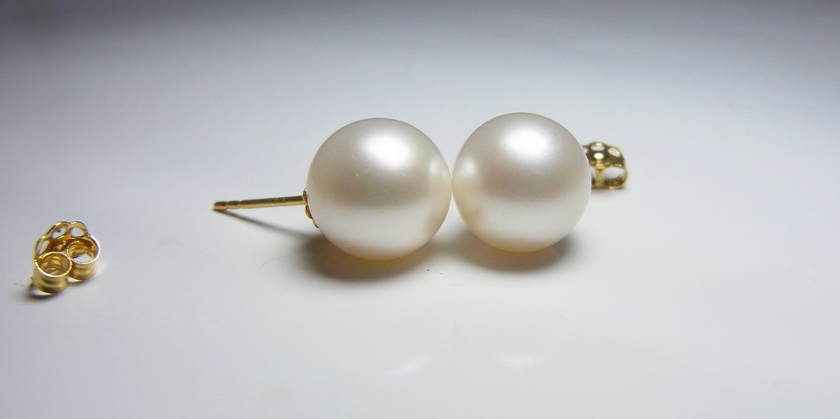 ต่างหูไข่มุกแท้ 9-9.5 มิล กลม ก้านทอง 14k