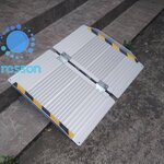 ทางลาดรถเข็นอลูมิเนียม ยาว 60ซม. กว้าง 73ซม.ขอบกันตก 5.4ซม.นน.6กก.รับนน.300kg.พกพา พับได้ ใช้ได้ถึงความสูงสุด 18 cm ** สินค้าขายดี *มีของพร้อมส่ง*-Aluminium Ramp 2f 60x76x5 cm ุุ6kg