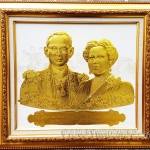 กรอบรูปในหลวงพิมพ์นูน 3 มิติเคลือบทอง ลายในหลวงและพระราชินี