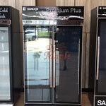 ตู้แช่เครื่องดื่ม 2 ประตู อบสีดำ รุ่น YEM-1105iP