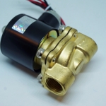โซลินอยด์วาล์วทองเหลือง 12VDC 1/2" (4 หุน)