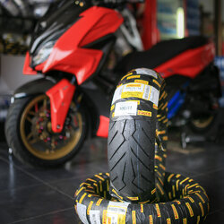 ยาง Pirelli Rosso Scooter 120/70-15 ราคา2300 150/70-14 ราคา2800