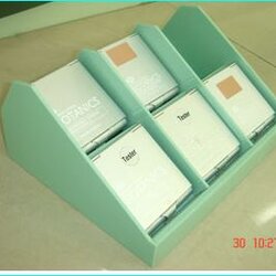 แสตนโชว์สินค้า (ชั้นวางเครื่องสำอางค์)