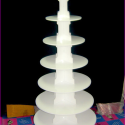 ชั้นวางขนมเค้กแต่งงาน หรือในพิธีมงคล ต่าง ๆ แบบสีขาว