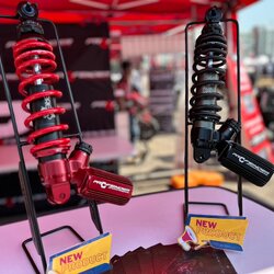 โช๊คหลัง profender X Series Honda Giorno 125 มีสีดำ และสีแดง ราคา 7,140 สินค้ารับประกัน 2 ปี