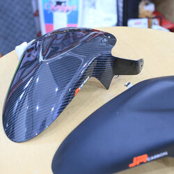 กันดีดตัวใน บังโคลนหลังตัวใน JR CARBON X-MAX300 ดำด้าน 1490.- /เครฟล่า 3500.-