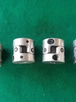 คับปลิ้ง โต 30 มิล ยาว 30 มิล รูเพลา 8/10 มิล