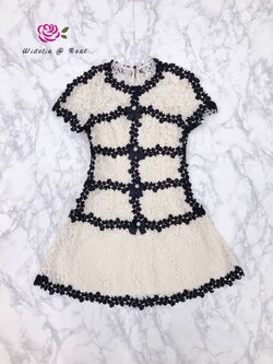 VLT Dress เดรสลูกไม้แสนสวย