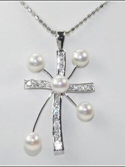 สร้อยและจี้ไข่มุกแท้