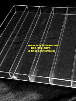 กล่องอะคริลิคใส่มาการองแบบ 6 ช่อง