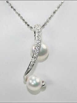 สร้อยและจี้ไข่มุกแท้