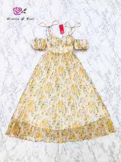 Rose Maxi dress แม็กซี่เดรสตัวยาวโชว์ไหล่แสนสวย