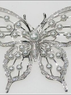 เข็มกลัดติดเสื้อ ไข่มุกแท้ แบบผีเสื้อ