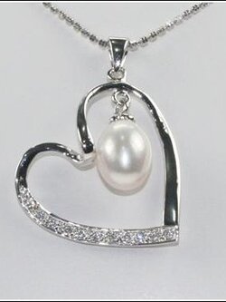 สร้อยและจี้ไข่มุกแท้