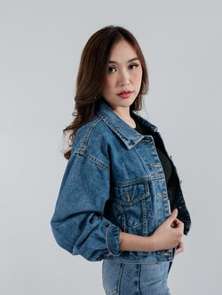 เสื้อแจ๊กเก็ตยีนส์ แฟชั่น ผู้หญิง