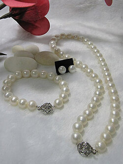 ชุดไข่มุกแท้ สร้อยคอ และ สร้อยข้อมือ 9-10มิล สีขาว