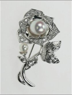 เข็มกลัดติดเสื้อ ไข่มุกแท้ แบบดอกไม้