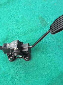 คันเร่งไฟฟ้าของรถยนต์