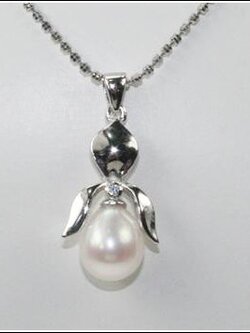 สร้อยและจี้ไข่มุกแท้