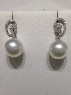 ต่างหูไข่มุก south sea 10.5-11 มิล ตัวเรือน 18k สีขาว เพชรแท้ น้ำ 97 เกรด AAA