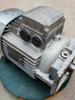 มอเตอร์หน้าแปลน Bonfiglioli ขนาด 5 แรง ใช้ไฟสามเฟส 380V ความเร็วรอบ 1400